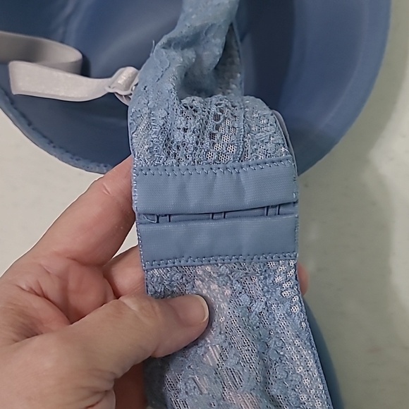 Victoria's Secret Blue with Lace Underwire Plunge Bra size 40DD - Picture 5 of 9